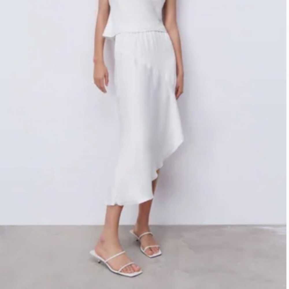 ZARA ASYMMETRIC SATIN SKIRT in WHITE New XS